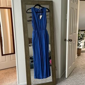 Universal thread never been worn tag on jumpsuit with back cutout